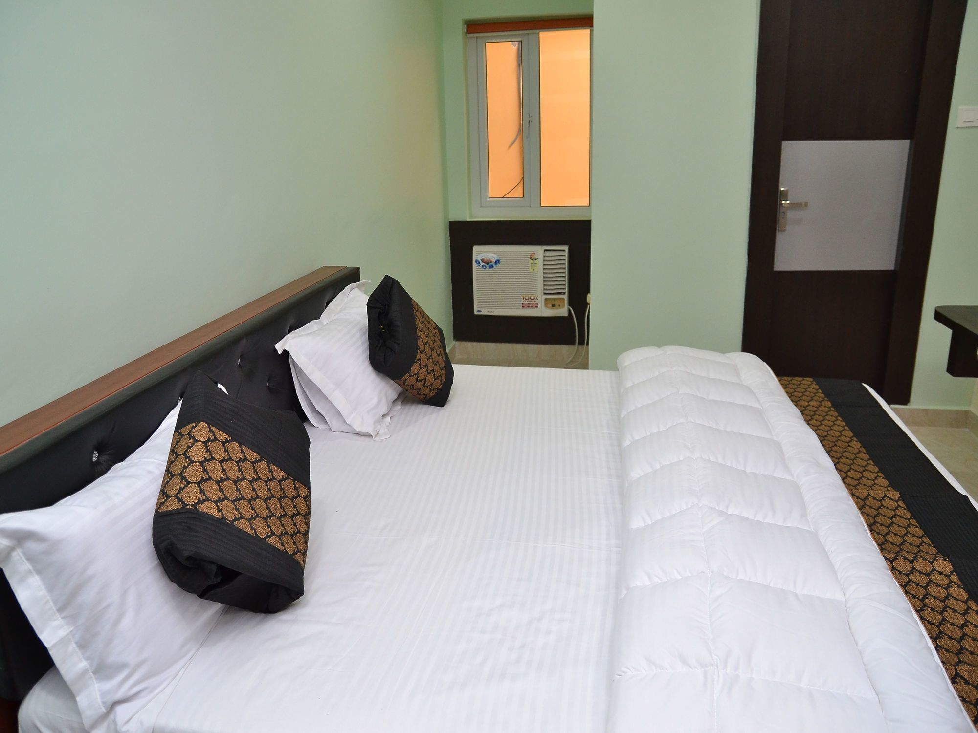 Oyo 2770 Hotel 7Saat Bhubaneswar Exterior photo