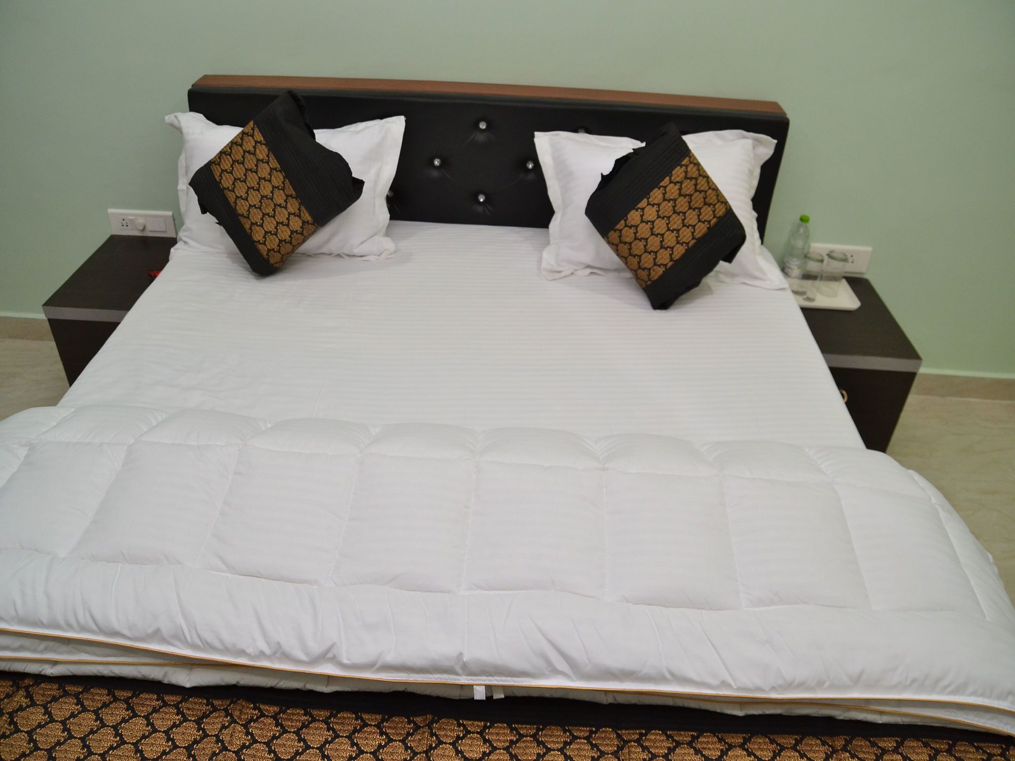 Oyo 2770 Hotel 7Saat Bhubaneswar Exterior photo